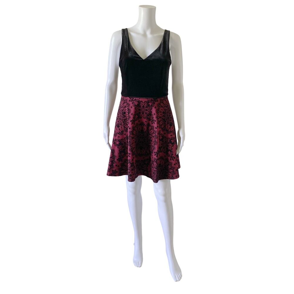 City Triangles Womens Size 7 Fit & Flare Mini Dress Velvet Floral Sleeveless